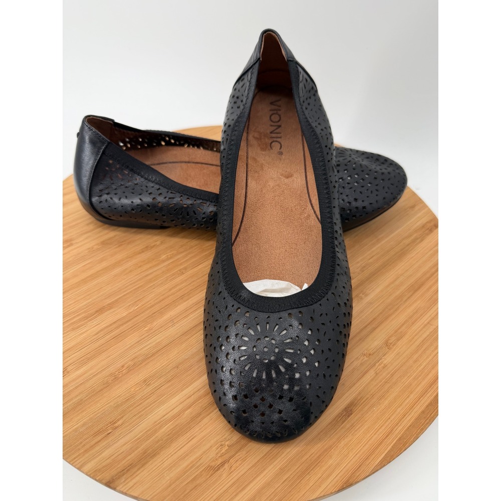 Vionic Black Leather Perforated Laser Cut Ballet Flats Womens 8M Arch Support